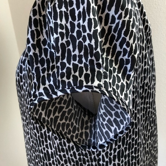 Chaus cap sleeve silky black & white blouse size S - Picture 10 of 10